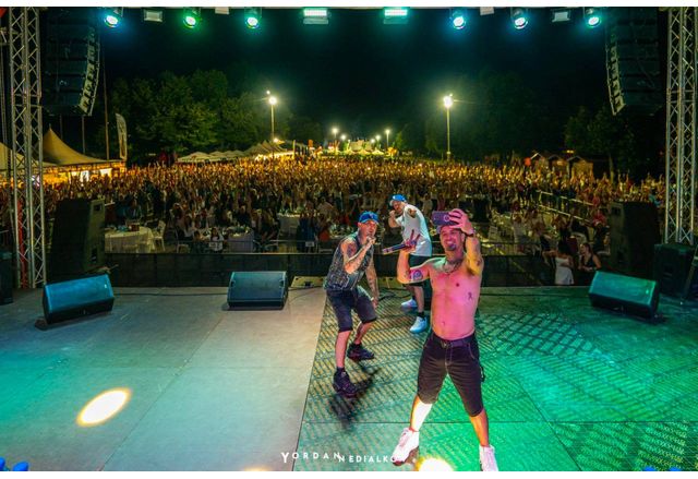 Първата вечер на Vratsa Rewind Festival донесе носталгия ритъм и