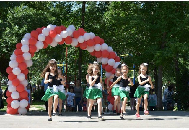 Пъстър детски фестивал в Асеновград утре