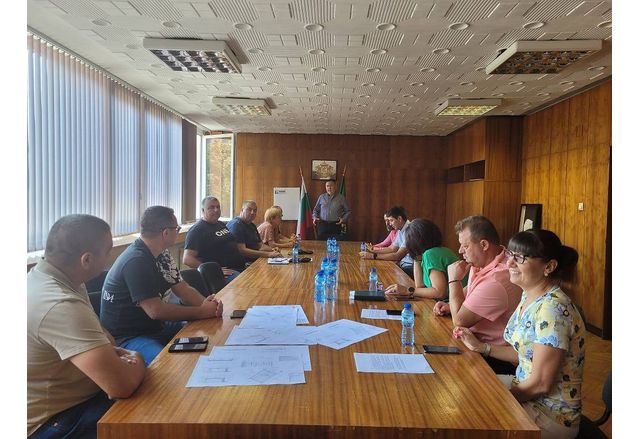 Работна среща с проектанти и строители проведе кметът д-р Емил Кабаиванов