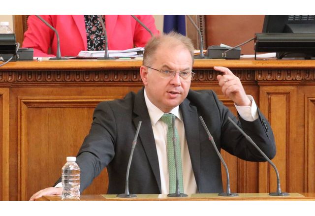 Недоволство и сблъсъци пред парламента коментира Радомир Чолаков ГЕРБ СДС в