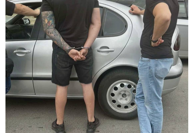 Трима души са обвинени за участие в организирана престъпна група