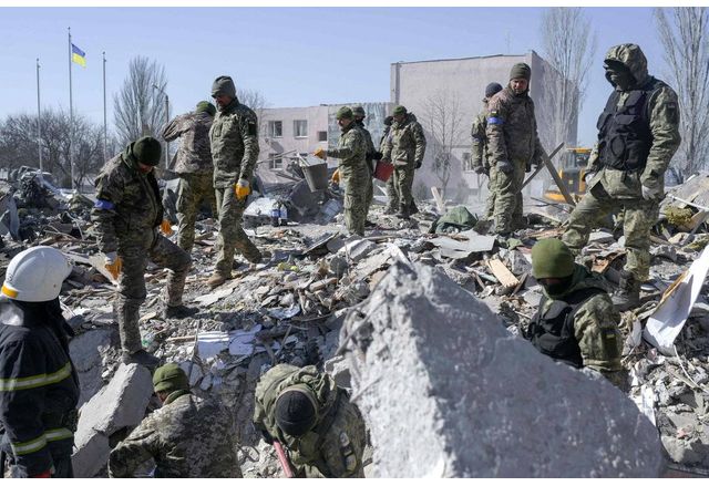 Разрушения в Украйна от обстрел с руски ракети