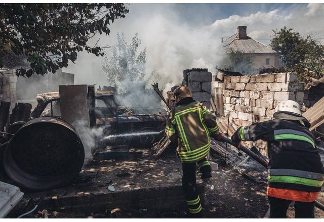 Руските терористи са обстреляли централната част на град Бахмут в