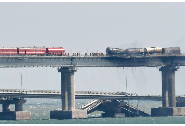 Украинските въоръжени сили постепенно се приближават към Кримския мост унищожавайки