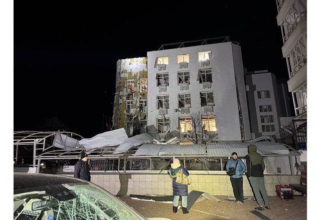 Руските терористи нанесоха масирана атака с дронове срещу Одеса В