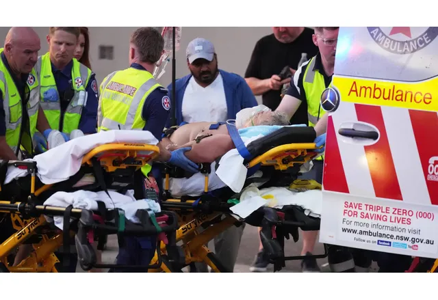 Най малко 12 души са загинали а 30 са ранени