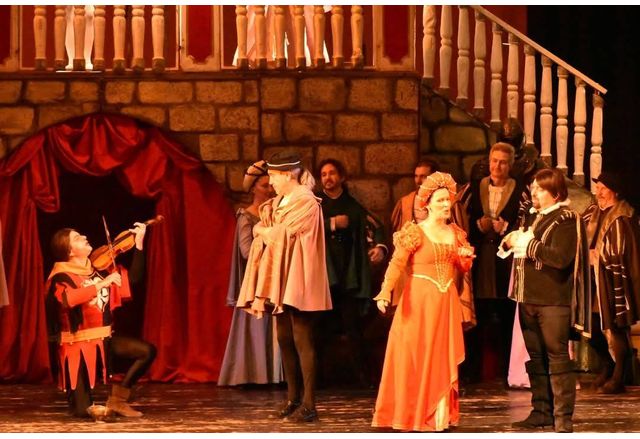 Великолепно представление съчетало гениалната Вердиева музика драматургия разкриваща цялата палитра