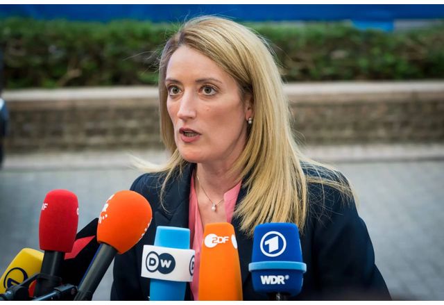 Роберта Мецола най младият човек и първата жена от 20