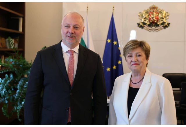 В момента сме в навечерието на приемането на еврото Предстои