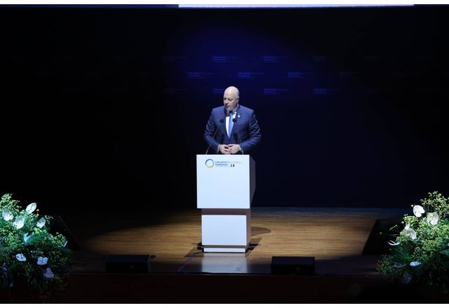 От самото начало на войната България твърдо подкрепя Украйна трябва