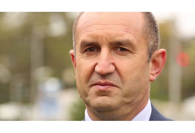 Екскурзиантът Румен Радев е на двудневно посещение в Хърватия Формално