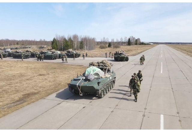 Русия изтегля войски от Крим след учение