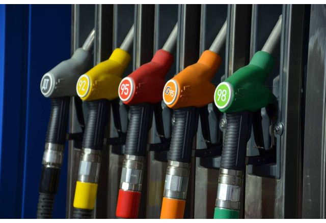 Забраната за износ на бензин от Русия е удължена с