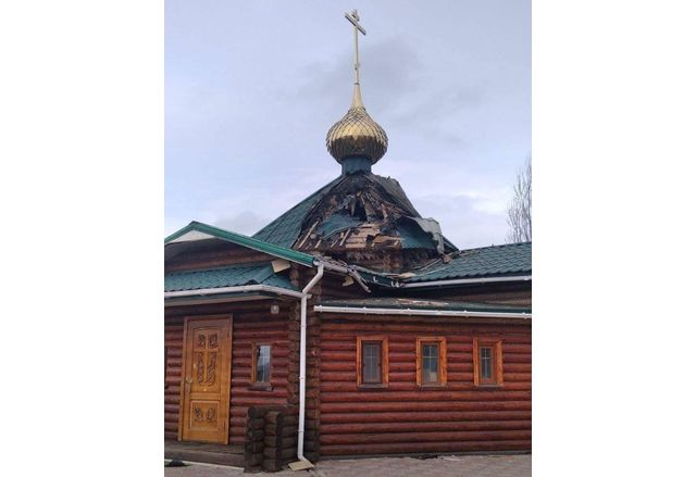 Руските военнопрестъпници бомбардираха с артилерия християнски православен храм в град