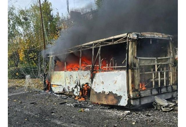 Руските терористи удариха Краматорск с авиобомба