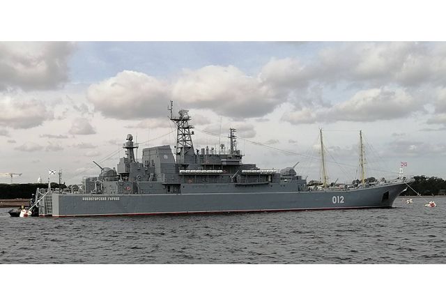 Руският десантен кораб "Оленегорски горняк"