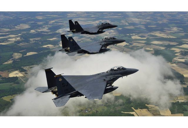Самолети F-15