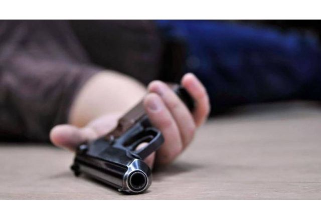 Трима души са открити застреляни в джип в района на