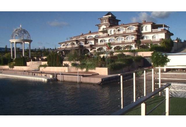 Свиканото от почетния председател на ДПС д р Ахмед Доган заседание