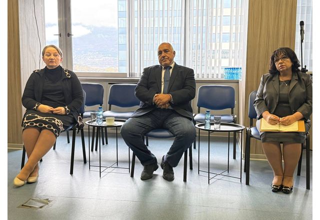 Социалната и осигурителна системи в страната трябва да работят устойчиво