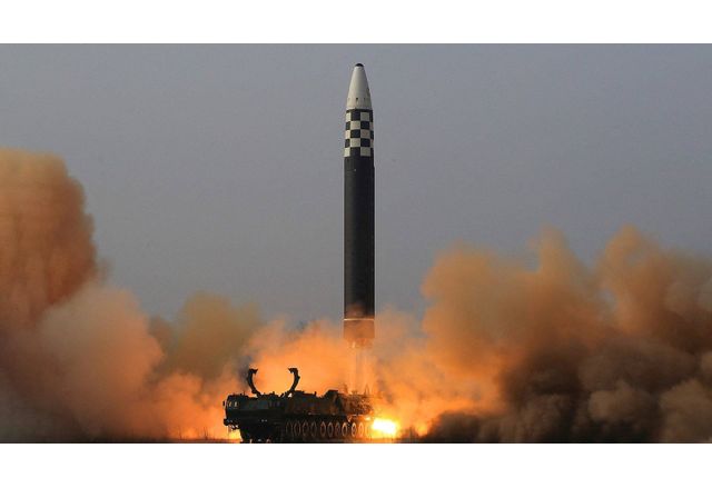 Северокорейска балистична ракета