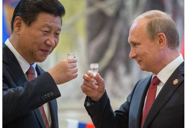 Китай помага на Русия да заобиколи санкциите на Запада като