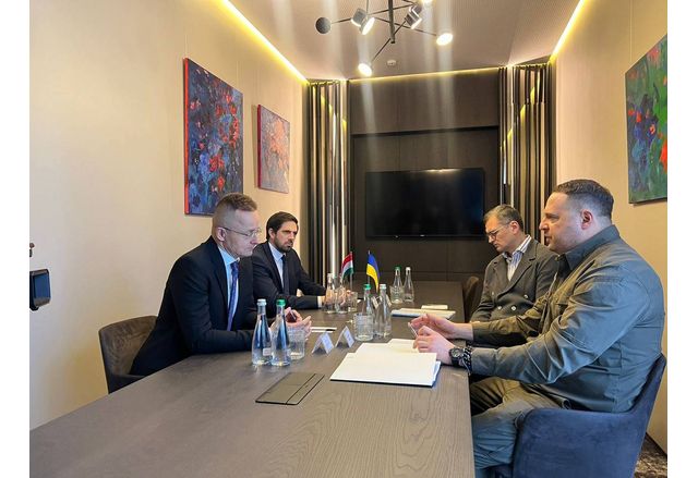 Министърът на външните работи на Унгария Петер Сиярто пристигна в