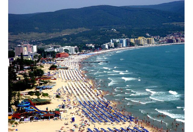 Абитуриент е починал тази сутрин в дискотека в курорта Слънчев