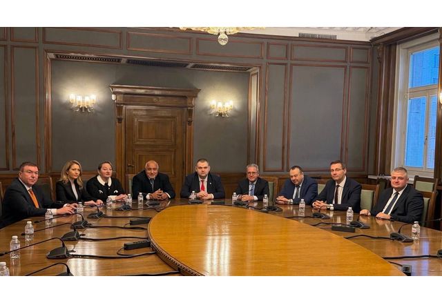 Среща на парламентарните групи на ГЕРБ и ДПС Ново начало водена