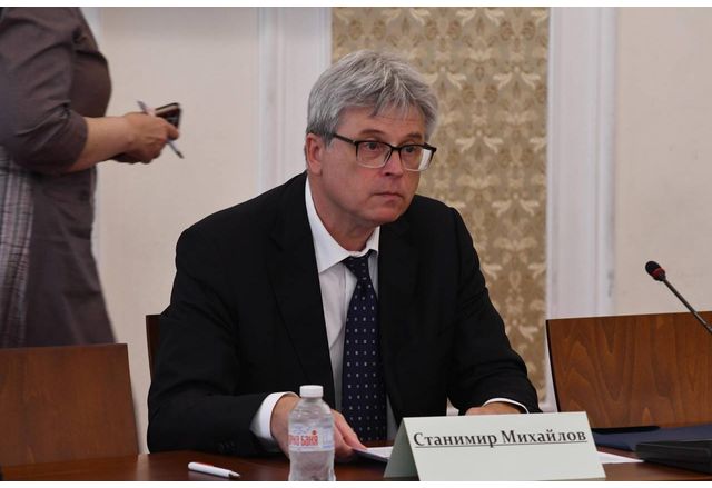 Oепутатите освободиха управителя на Националната здравноосигурителна каса НЗОК Станимир Михайлов