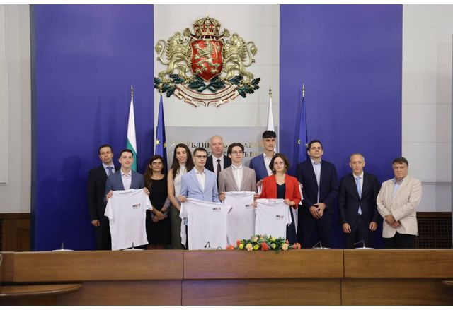 Шестима от най талантливите млади българи възпитаници на водещи математически гимназии