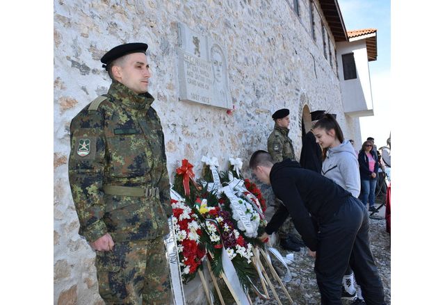 Стотици асеновградчани и гости на Асеновград се включиха във възпоменателния