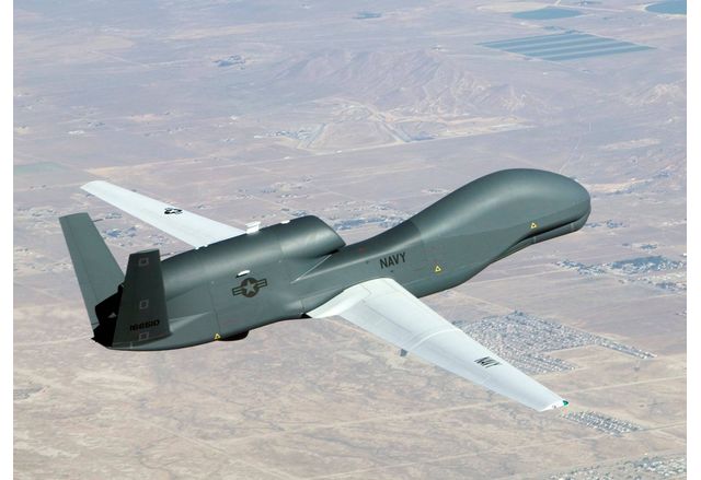 Стратегически разузнавателен дрон RQ-4 Global Hawk