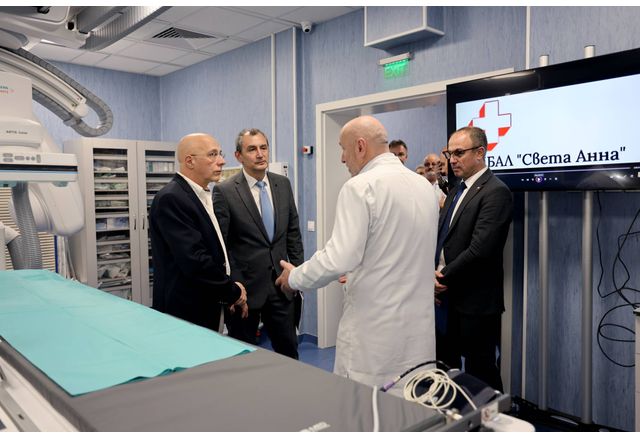 Министър Околийски откри първия строук център в България