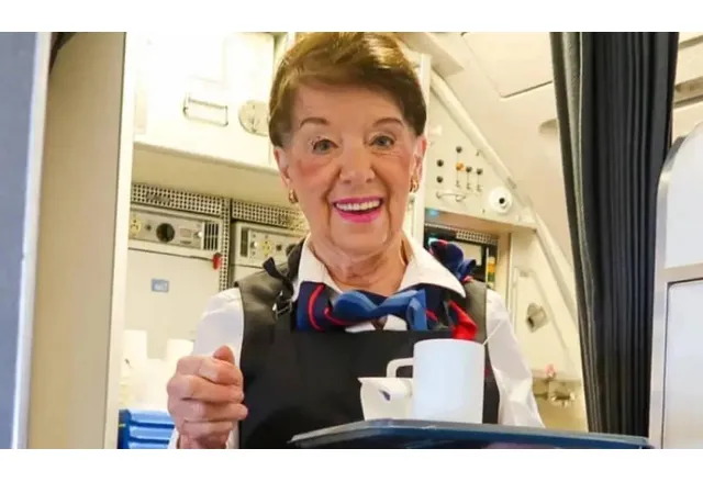 Бети Неш най възрастната стюардеса в света почина на 88