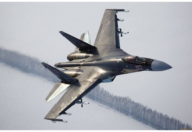 Многоцелеви изтребители Су 35С от руските Виеннокосмически сили са нa процес