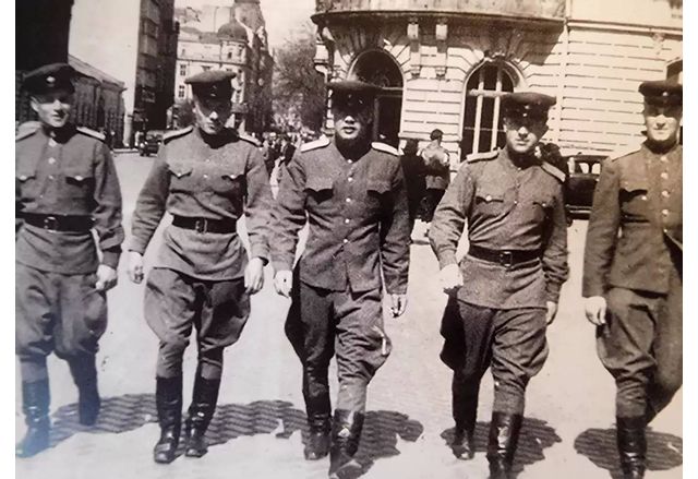 Съветски окупатори в София