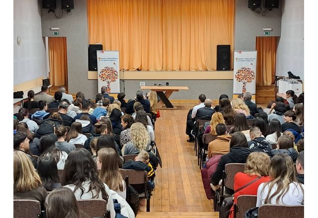 Леа Иванова от Варна и Кирил Карагьозов от Сливен си