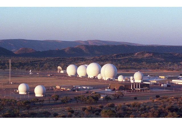 Съществуваща американска база Pine gap на АНС и ЦРУ в северната част на Австралия, Алис Спрингс