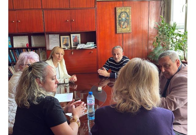 Заместник председателят на Столичния общински съвет д р Ваня Тагарева и д р