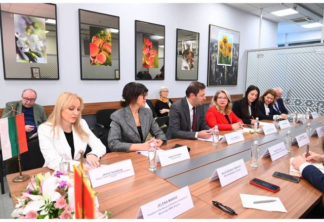 Зам председателят на Столичния общински съвет СОС Ваня Тагарева и общинският