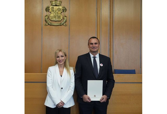 На тържествено заседание на Столичния общински съвет беше връчен Почетен