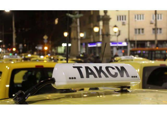 Във връзка с разследването по случая със смъртта на таксиметров