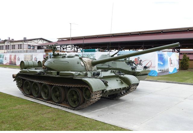 Руските агресори започнаха да изваждат от складовете танкове Т 54