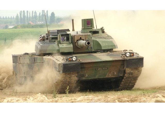 Общо 321 тежки танка са били обещани на Украйна от