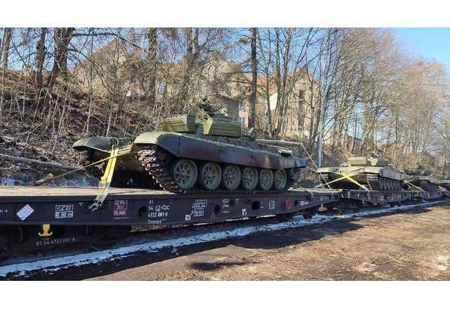Чехия е изпратила на Украйна танкове Т 72 и друга бронирана