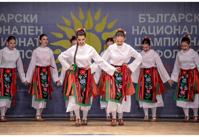 За пореден път Представителен танцов състав Хемус представи достойно Враца