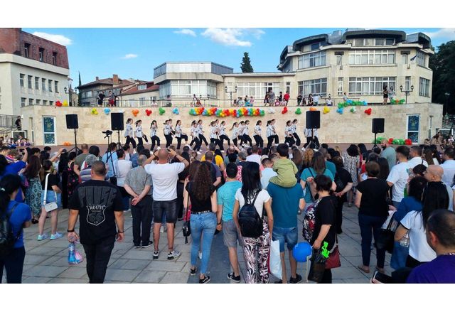 Танцова фиеста отново ще завладее Асеновград в Международния ден на