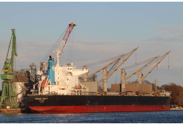 Четири кораба натоварени със селскостопанска продукция напуснаха тази сутрин украински