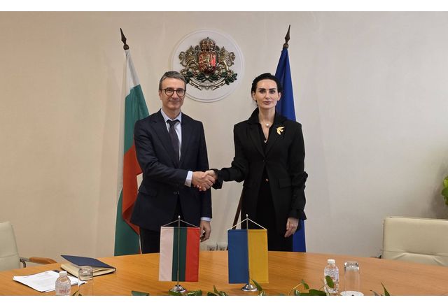 Министър Трайков и посланик Илашчук обсъдиха помощта на България и енергийните взаимоотношения